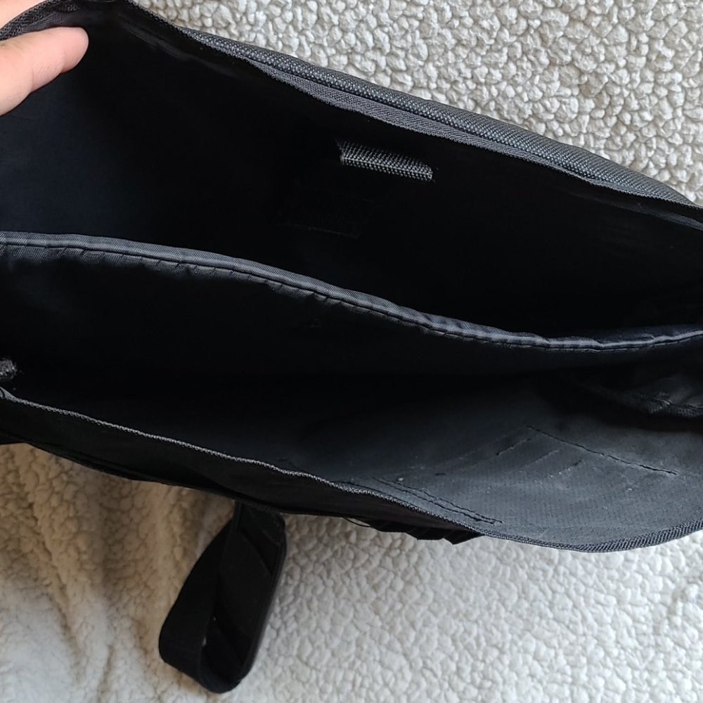 Blk & Blue Generic Book/ Computer Bag - image 5